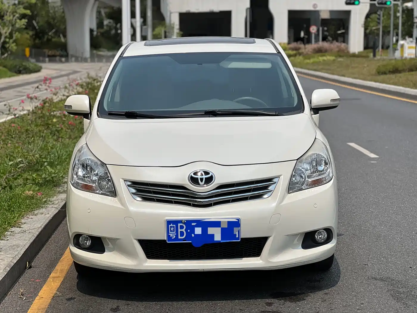 Toyota E'Z 2014 Xingyao 180E CVT Elite фото 2