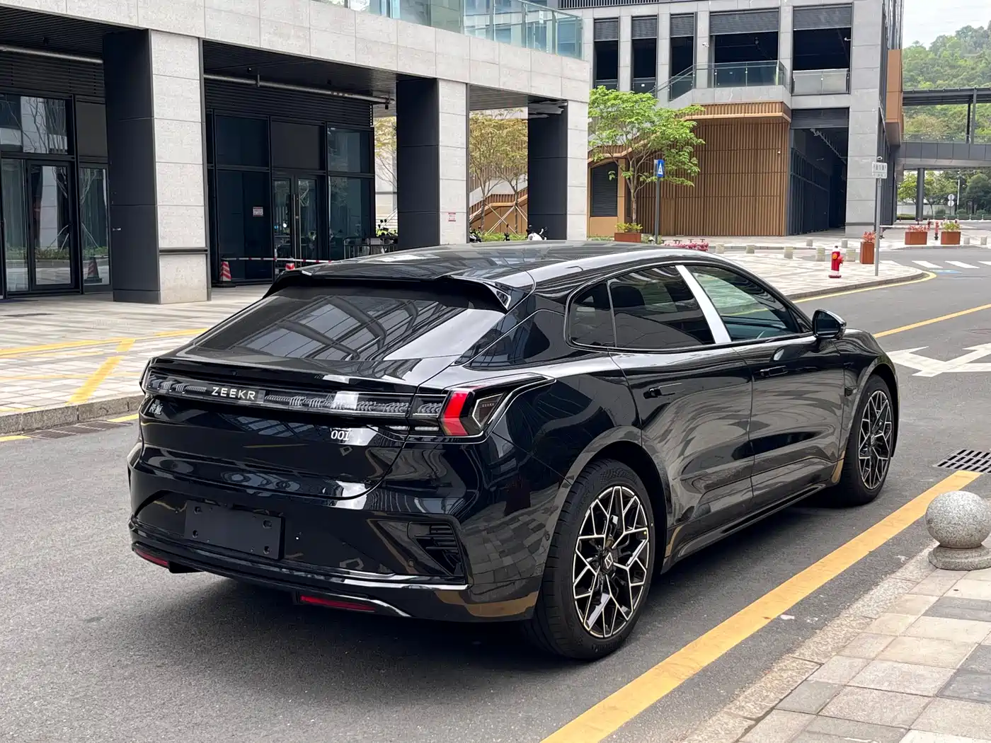 ZEEKR EXTREME KRYPTON 001