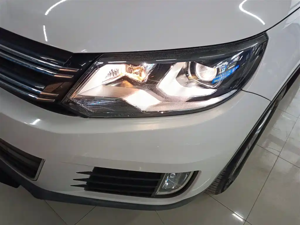 Volkswagen Tiguan 2015 1.8TSI Automatic 2WD Comfortline фото 24