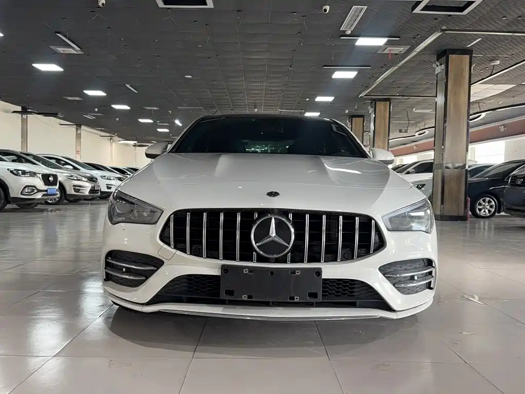 صورة 3 - Mercedes-Benz CLA (Import)
