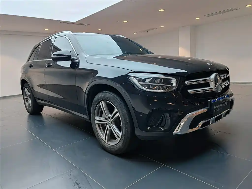MERCEDES-BENZ GLC