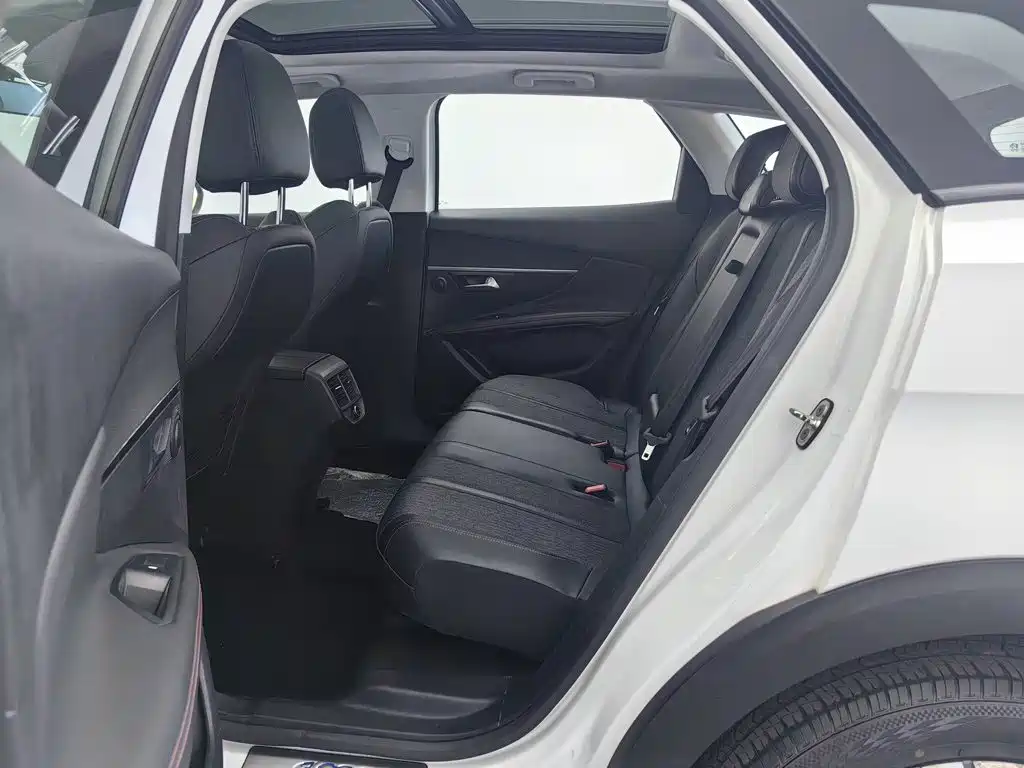 Photo 15 - Peugeot 4008
