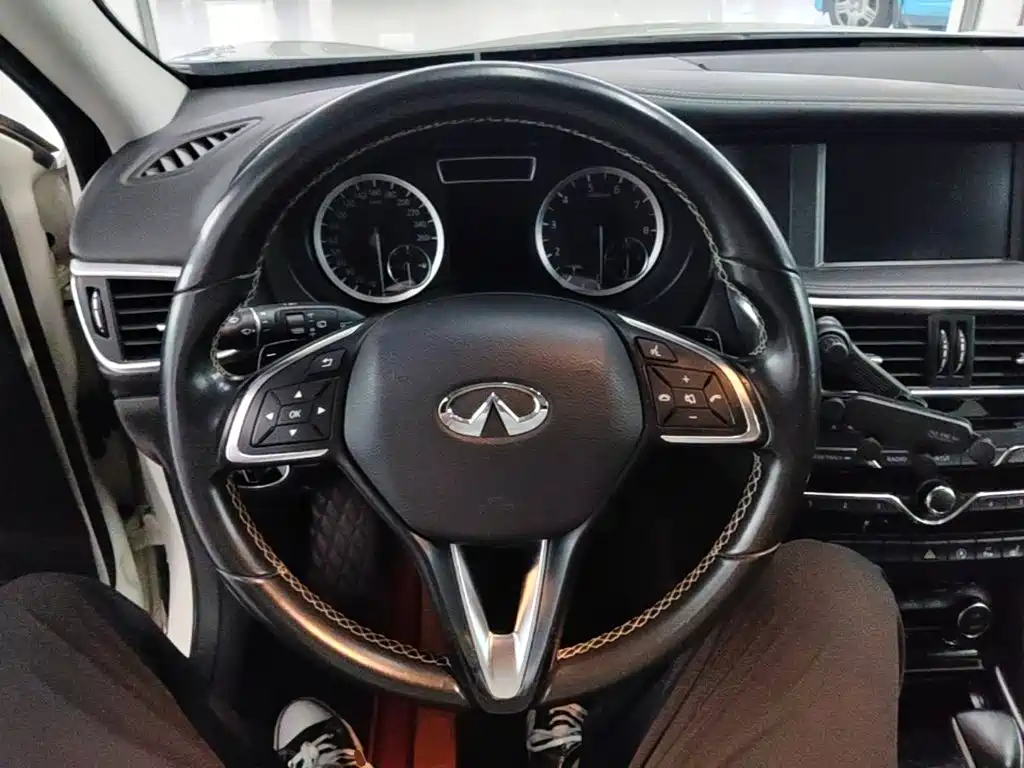 Infiniti QX30 2017 2017 Model 1.6T 2WD Sport