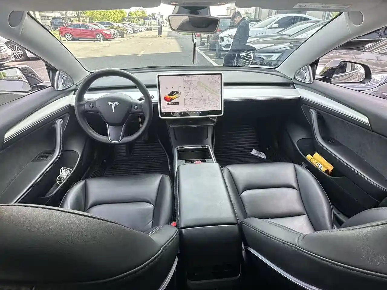 TESLA MODEL 3