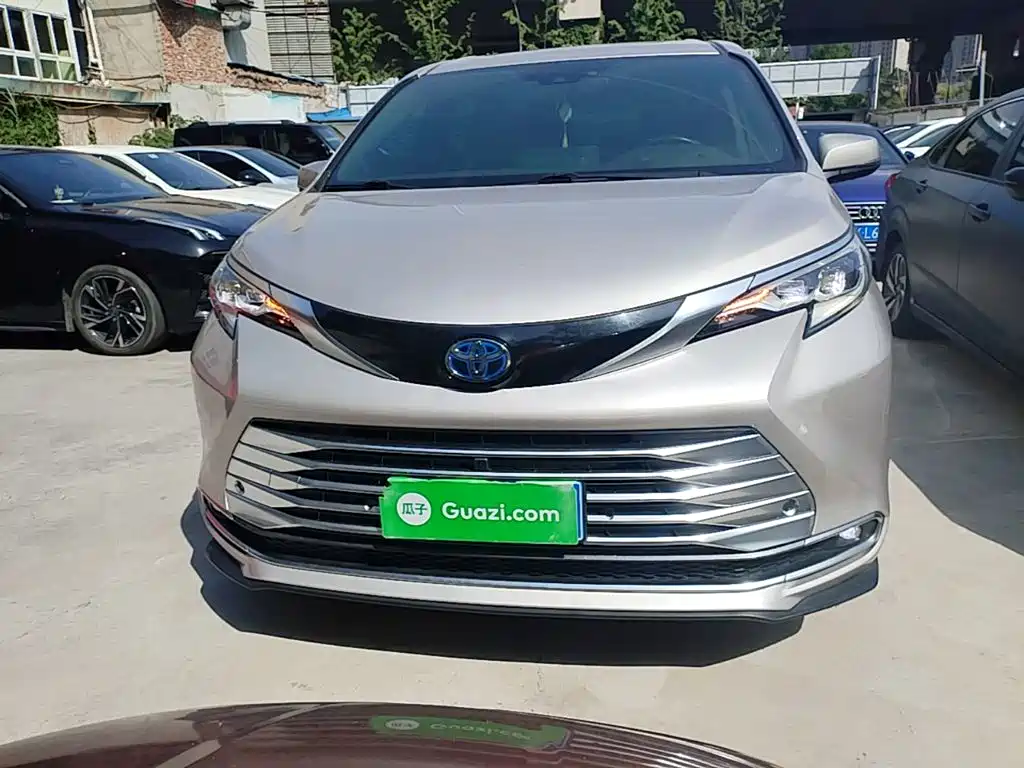 صورة 3 - Toyota Sienna
