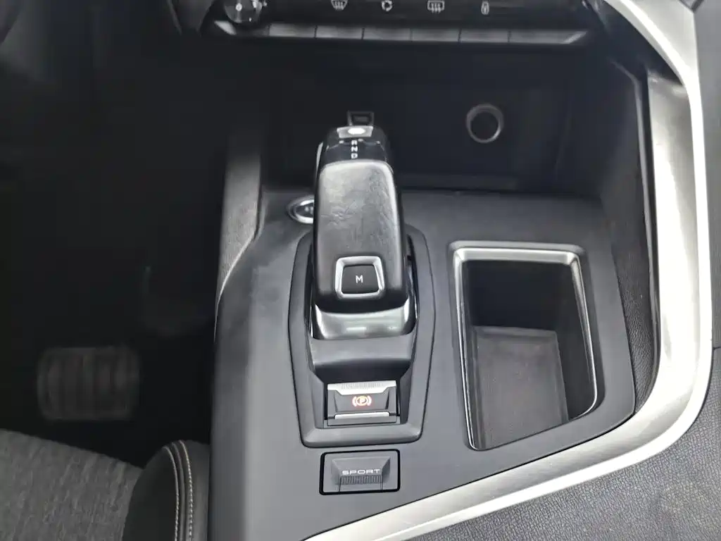 Фото 13 - Peugeot 4008