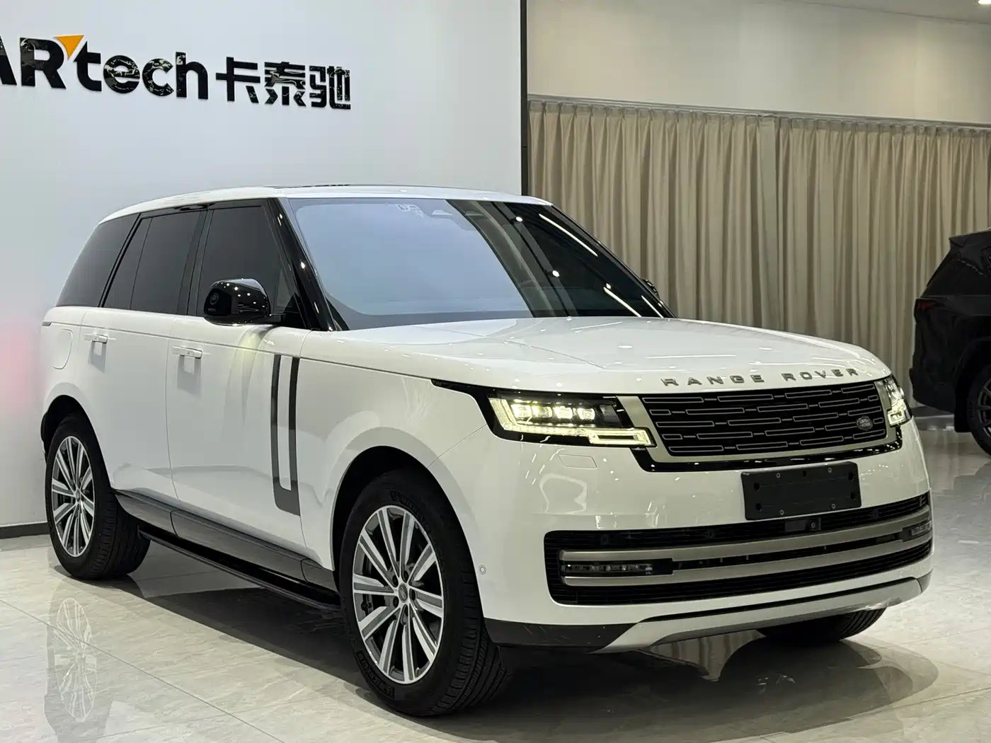 Land Rover Range Rover 2023 2023 3.0 L6 360PS Golden Age Edition