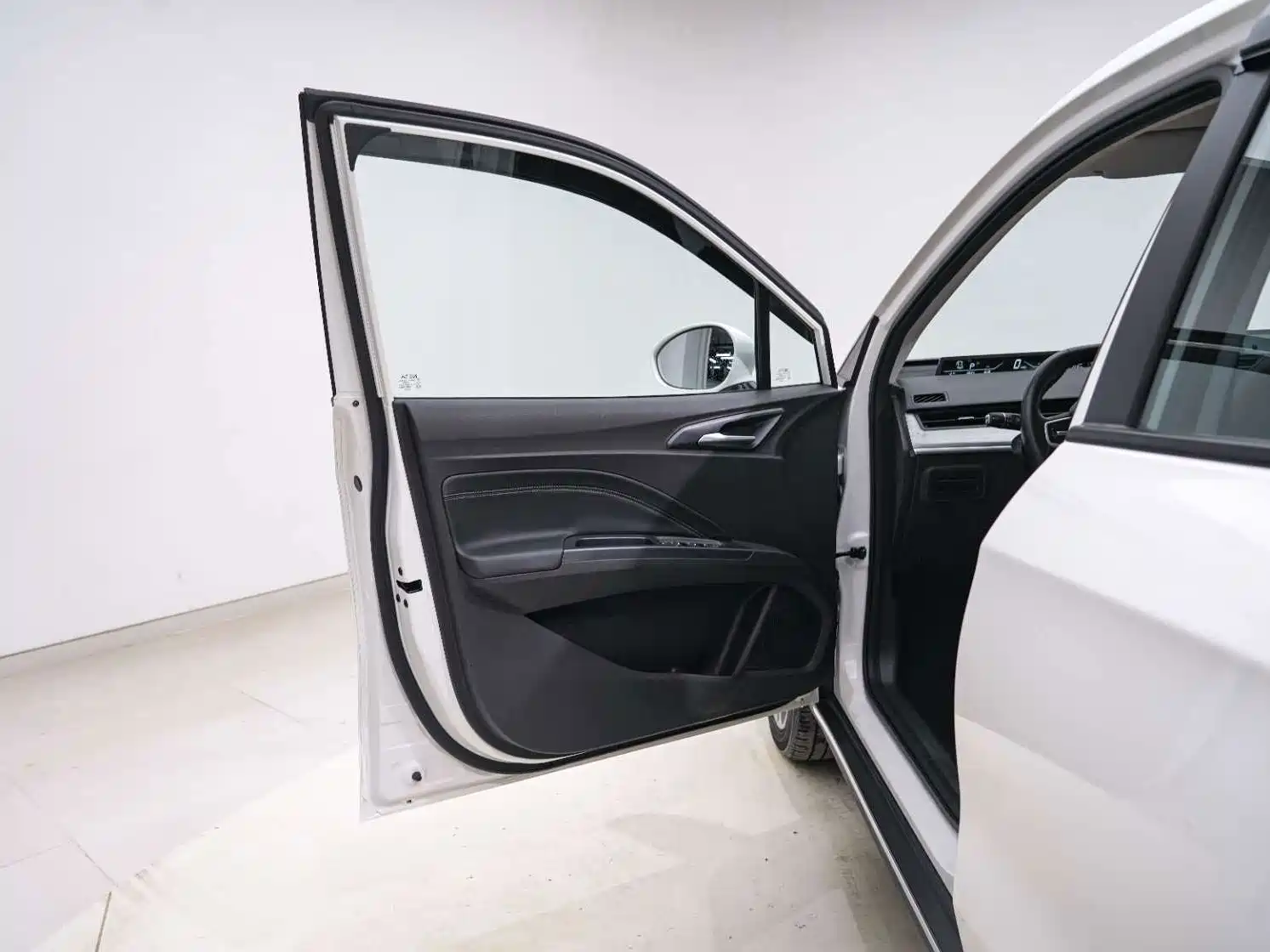صورة 16 - Nezha Auto Nezha V