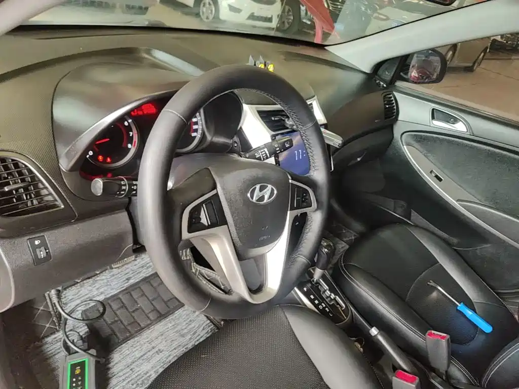 Hyundai Reina 2015 2014 Model 1.6L Automatic TOP