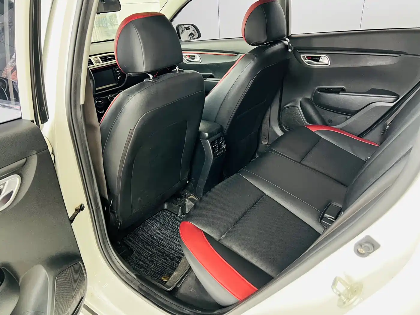 Kia KX CROSS 2017 1.4L AT GLS фото 18