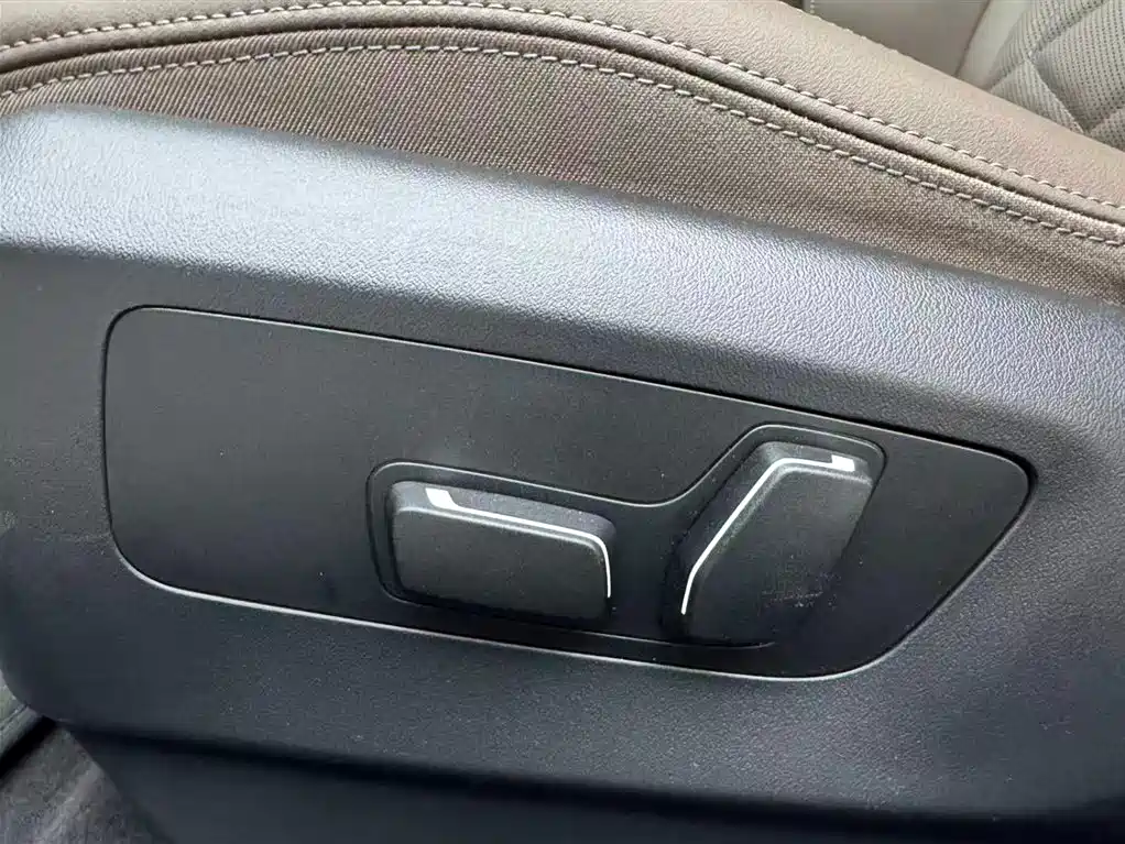 BMW 5 Series (Import) 2024 Model 525i M Sport Package фото 10