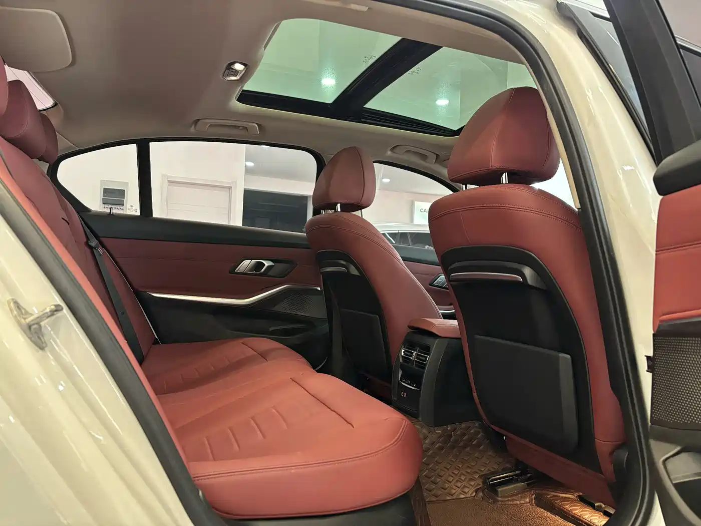 BMW 3 Series 2021 320Li M Sport Package фото 9