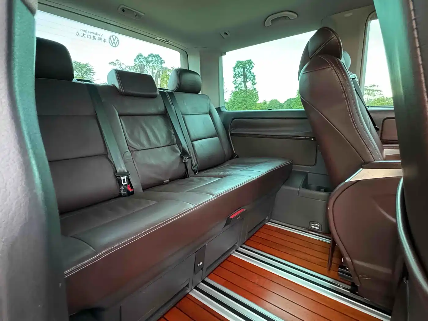 Volkswagen Multivan 2012 2.0TSI 2WD Business Edition фото 18
