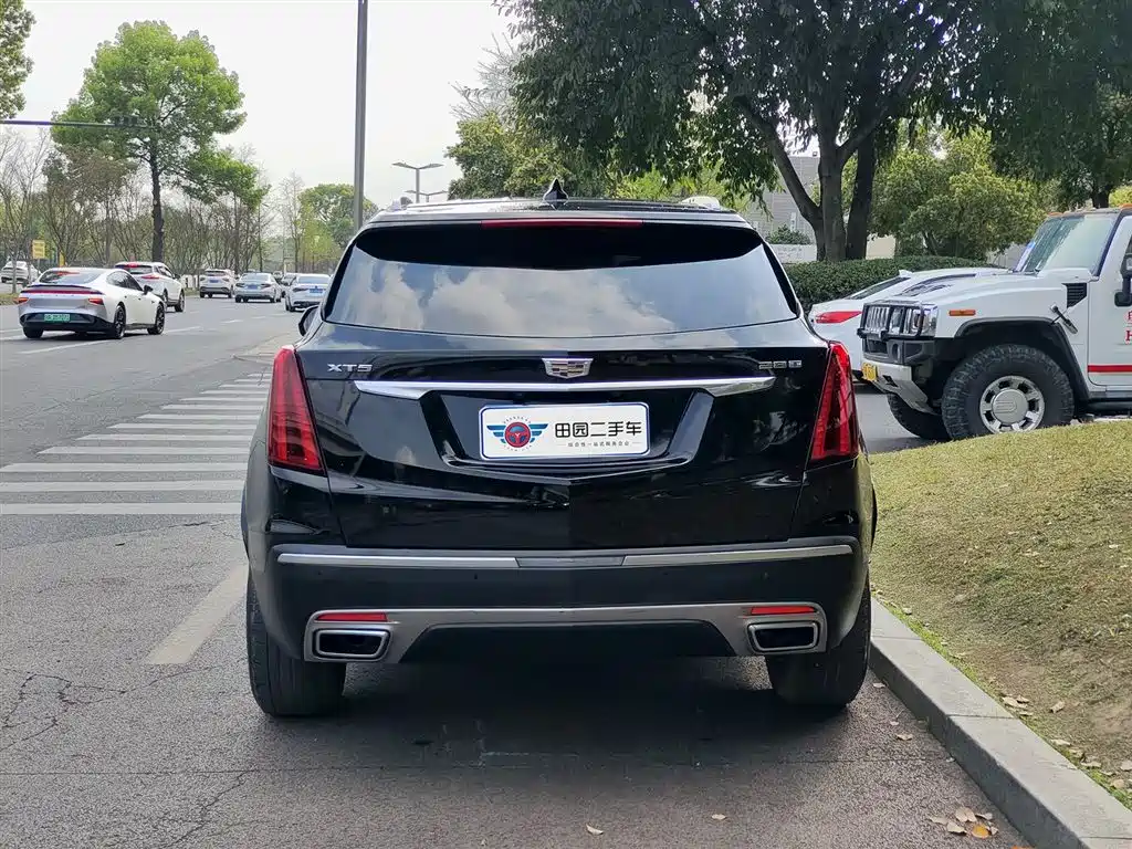 CADILLAC XT5