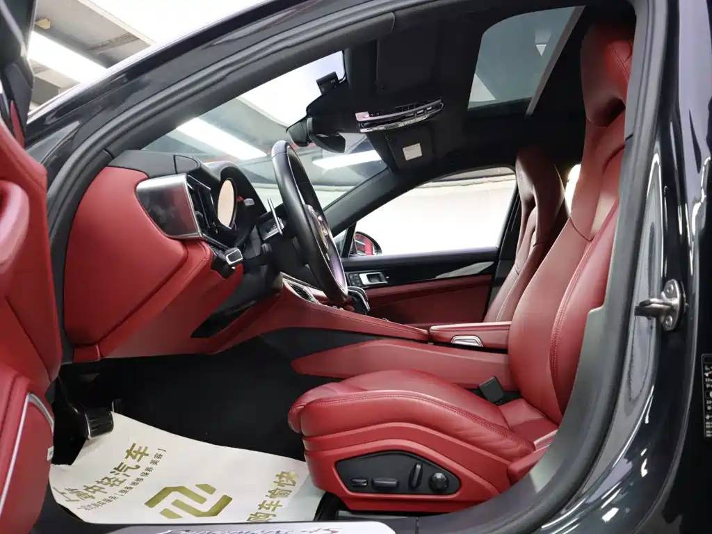 Фото 7 - Porsche Panamera