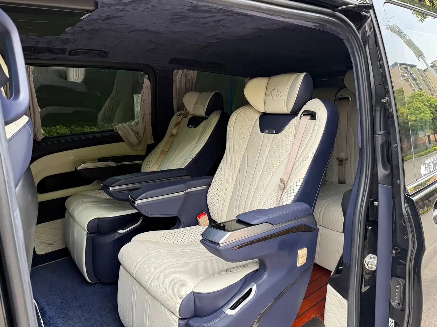 Mercedes-Benz Vito 2021 2.0T Elite 7-Seater фото 9