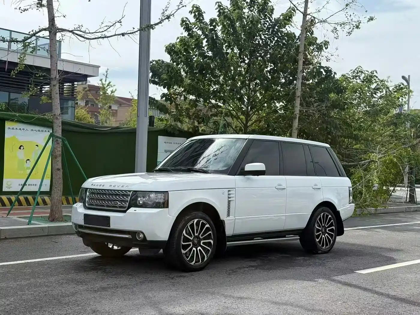 Фото 1 - Land Rover Range Rover