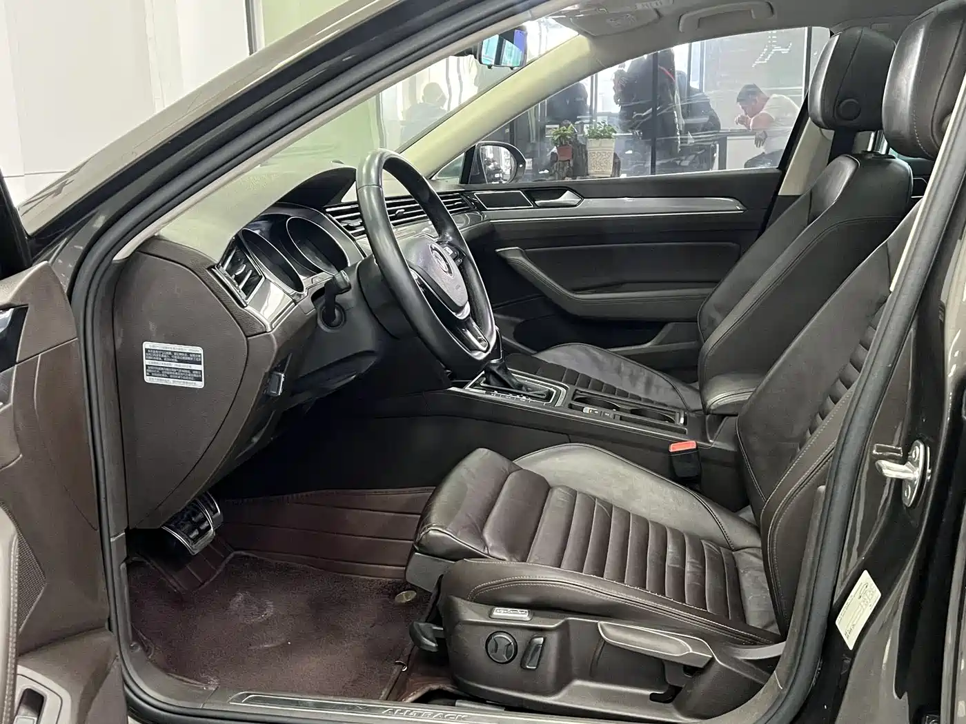 Volkswagen Weilan 2016 380TSI 4WD Explorer Edition фото 5