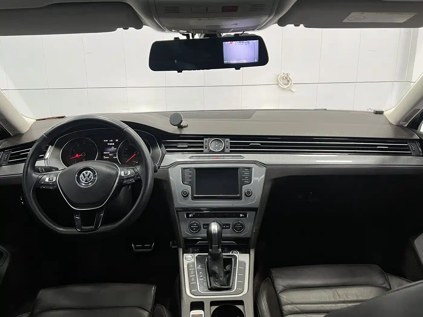 Volkswagen Weilan 2016 380TSI 4WD Explorer Edition фото 9