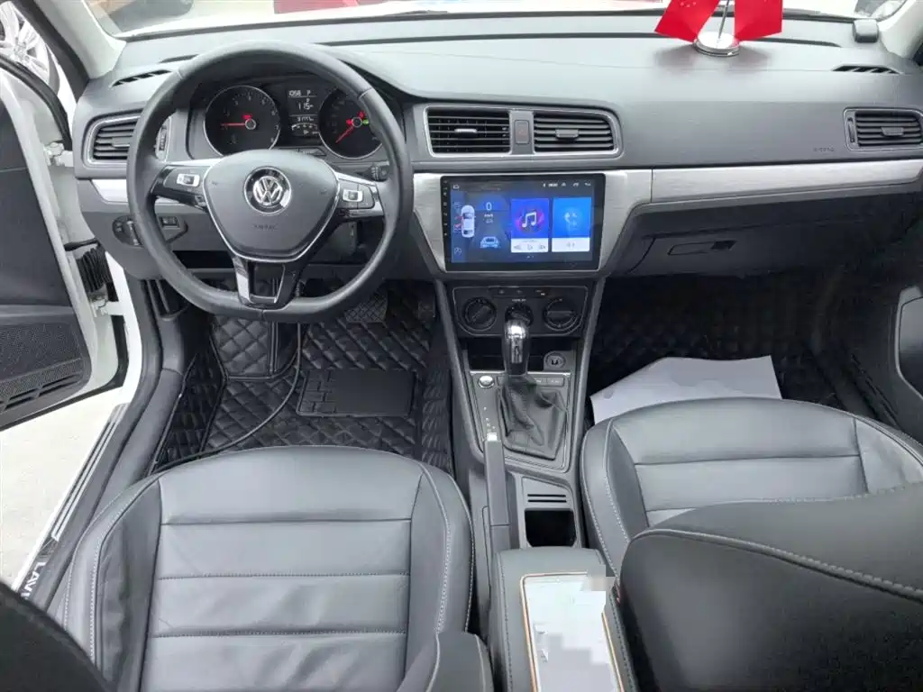 Volkswagen Lavida 2017 1.6L Automatic Comfort Edition фото 10