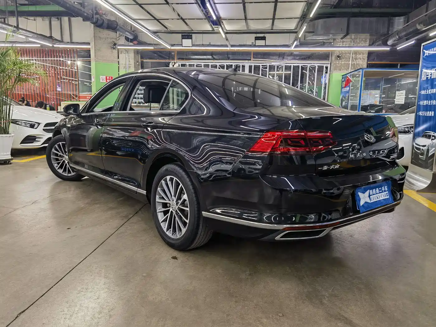 Volkswagen Magotan 2020 330TSI DSG Luxury фото 6