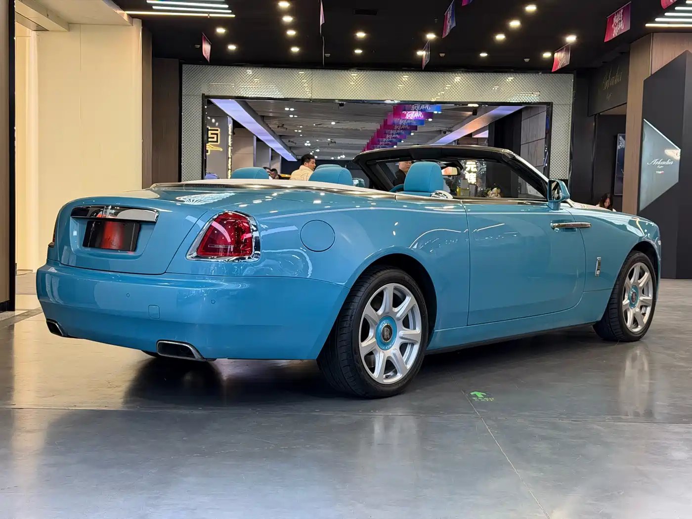 ROLLS-ROYCE PHANTOM