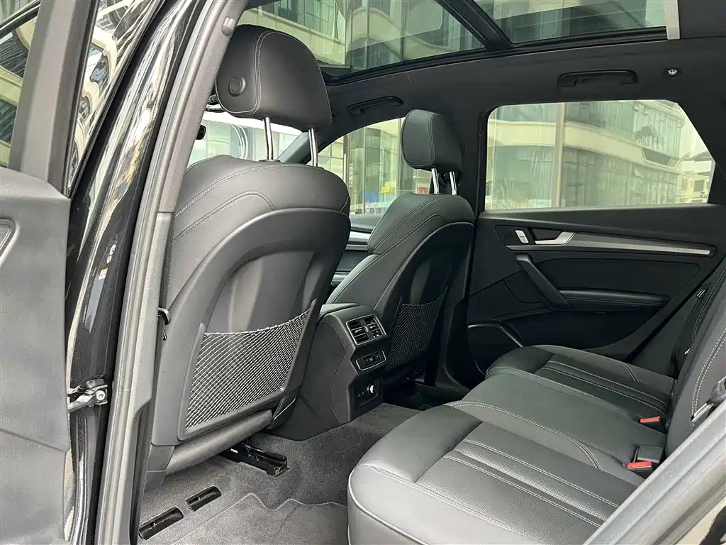 Audi Q5L 2023 40T Luxury Dynamic фото 9