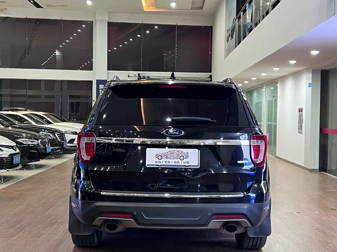 Ford Explorer (Import) 2018 2.3T Elite Edition фото 4
