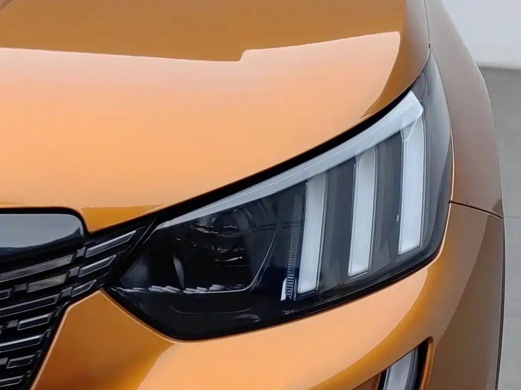 Фото 7 - Peugeot 2008