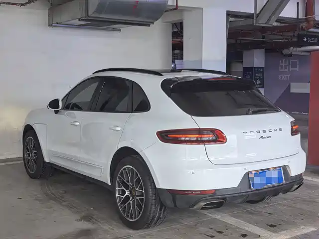 Porsche Macan 2016 Macan 2.0T — фото 4