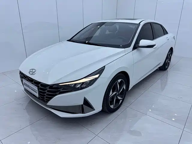 Hyundai Elantra 2024