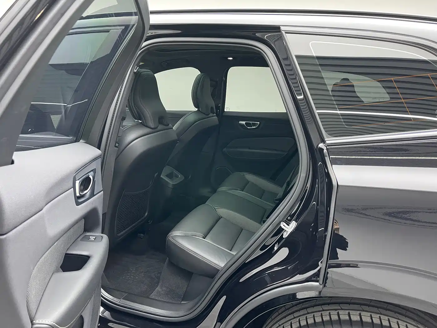 Volvo XC60 2025 2025 Model B5 AWD Intelligent Extreme Night Black Edition
