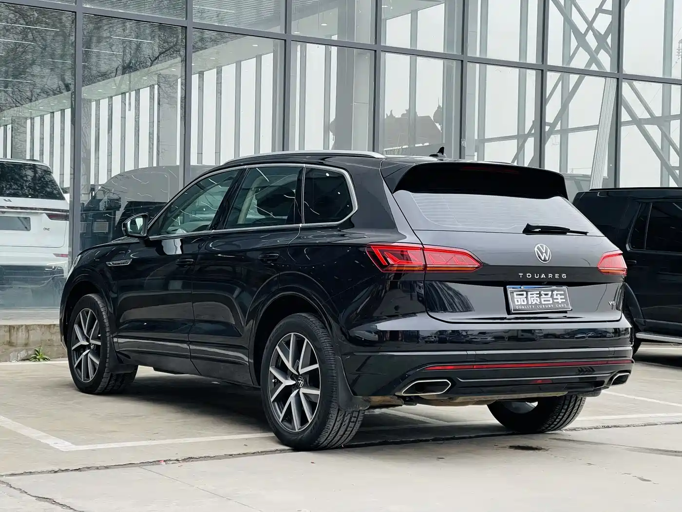 VOLKSWAGEN TOUAREG