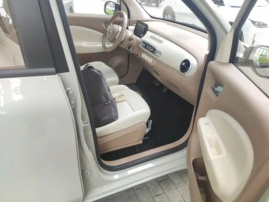 Wuling Motors Hongguang MINIEV 2026 2025 4-Door Advanced