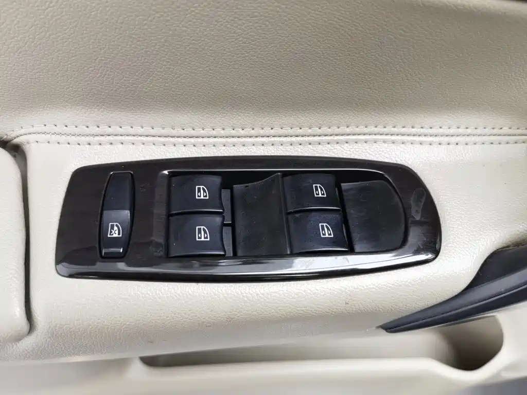 Renault Koleos (Import) 2013 2013 2.5L 4WD Comfort Edition
