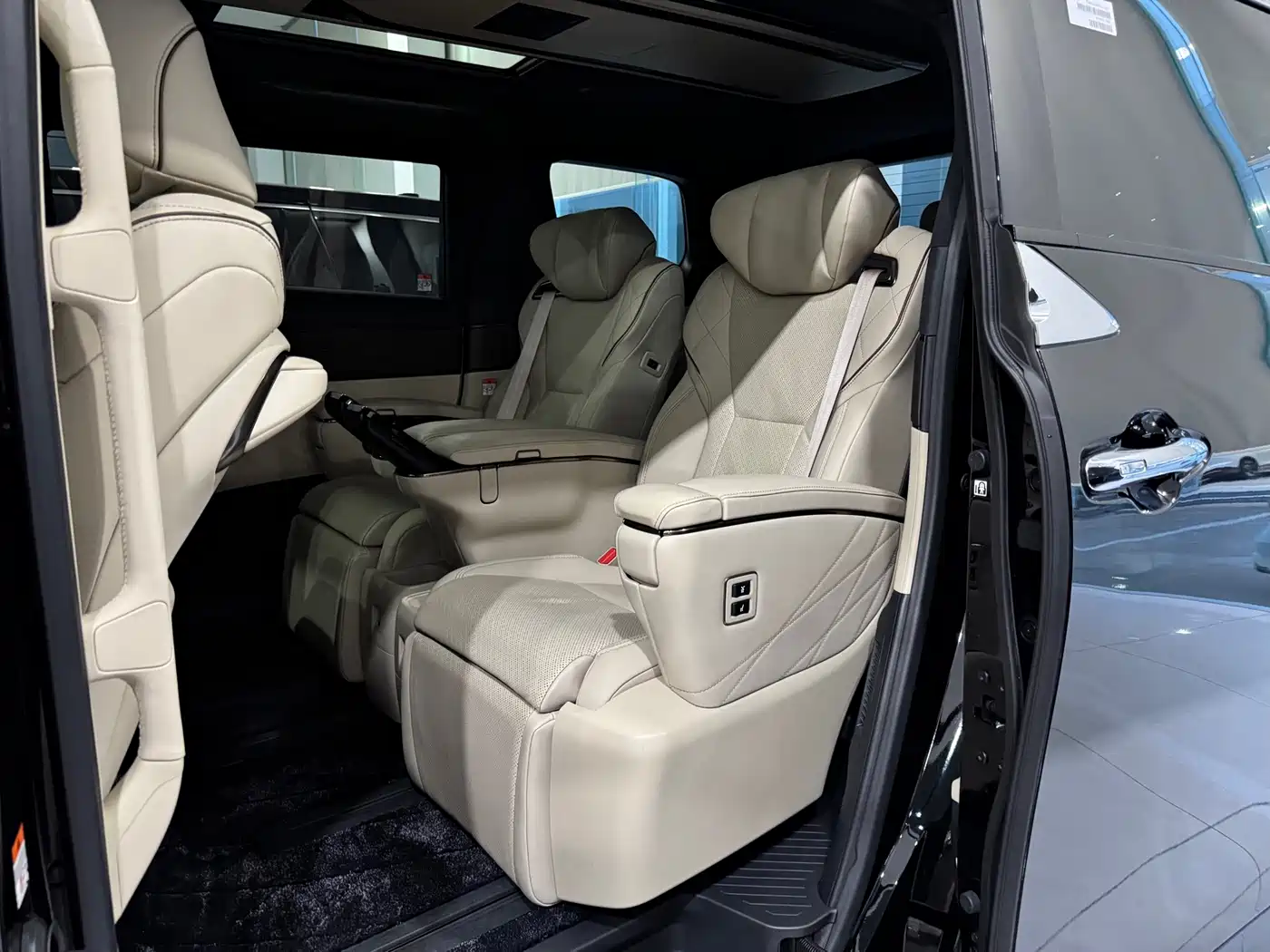 Toyota Vellfire 2024 2024 Crown Hybrid 2.5L Executive Premium Edition