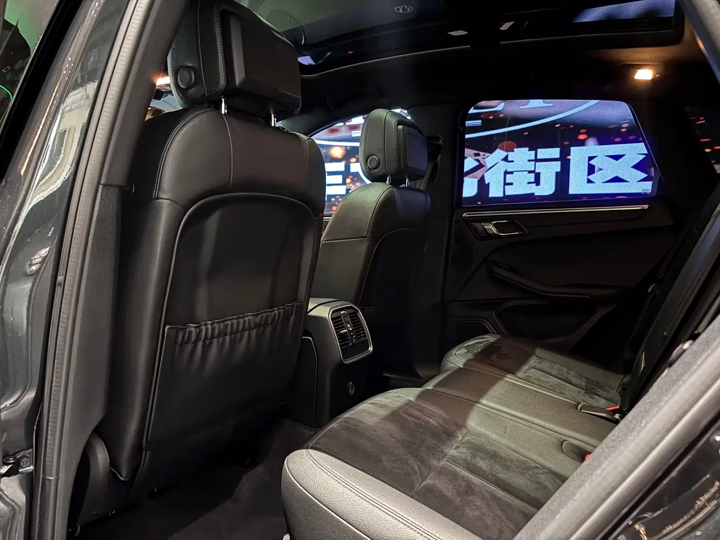 Porsche Macan 2018 Macan 2.0T фото 9