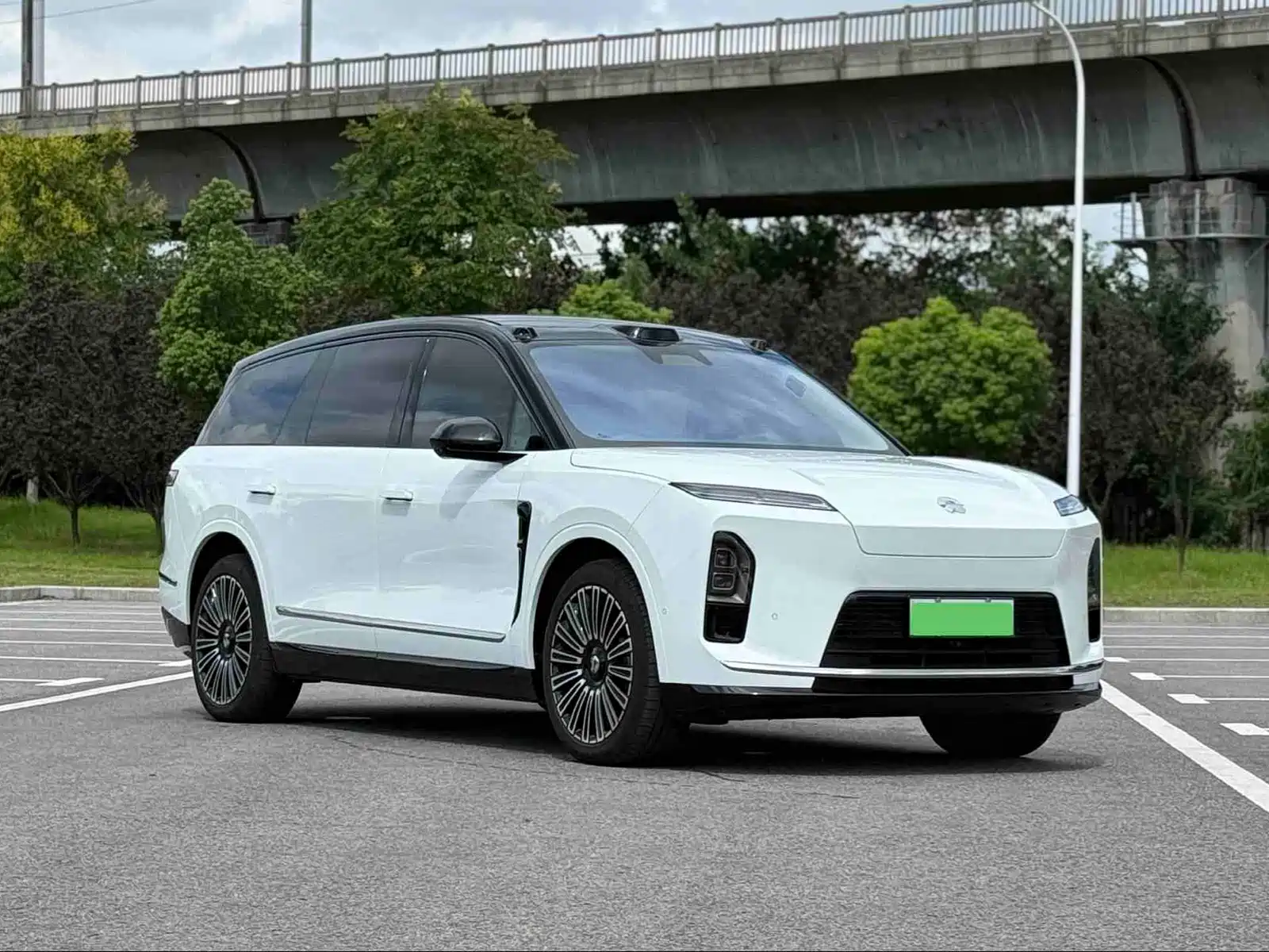 Фото 3 - NIO ES8