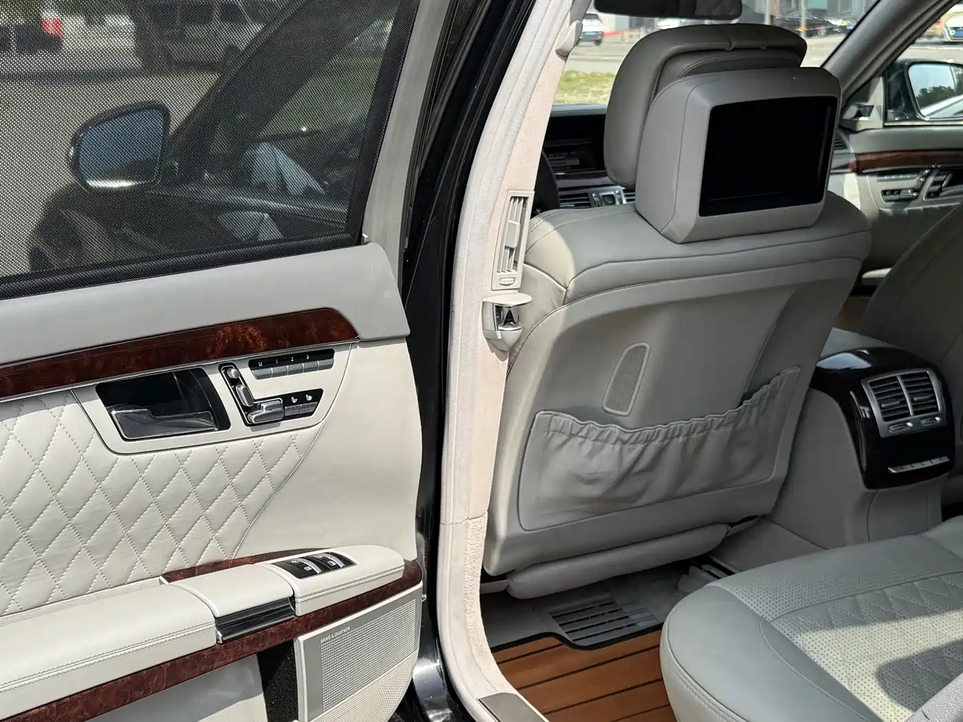Mercedes-Benz S-Class AMG 2010 AMG S 65 фото 19