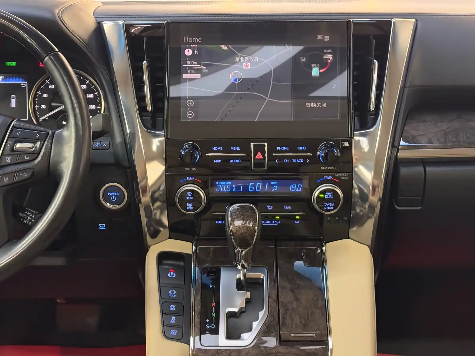Фото 27 - Toyota Vellfire