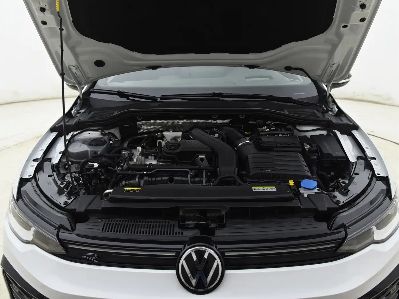 Volkswagen Golf 2025 300TSI R-Line фото 7