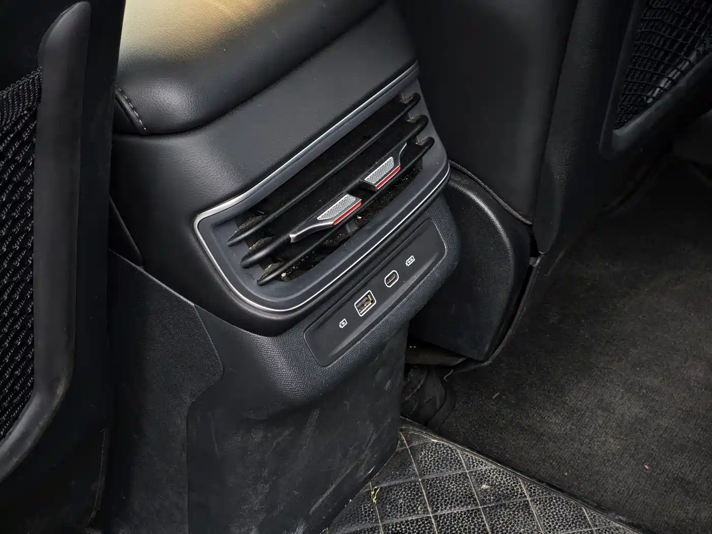 Hongqi HS3 PHEV 2024 PHEV 115km Power Edition фото 18