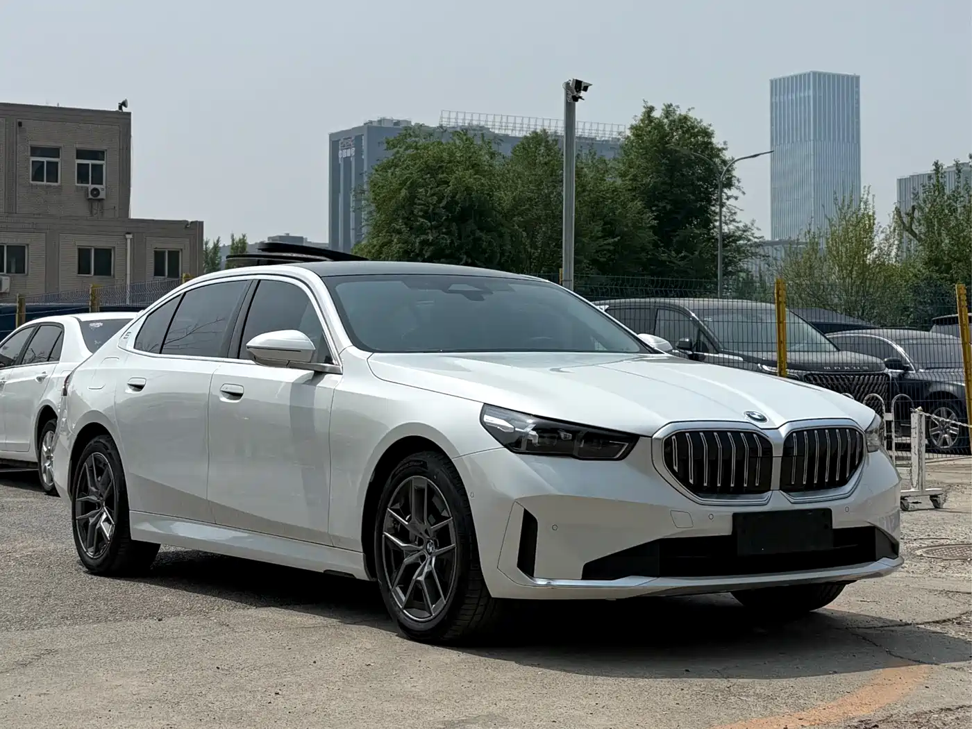 BMW 5 Series 2024 530Li Leading Model Luxury Package фото 3