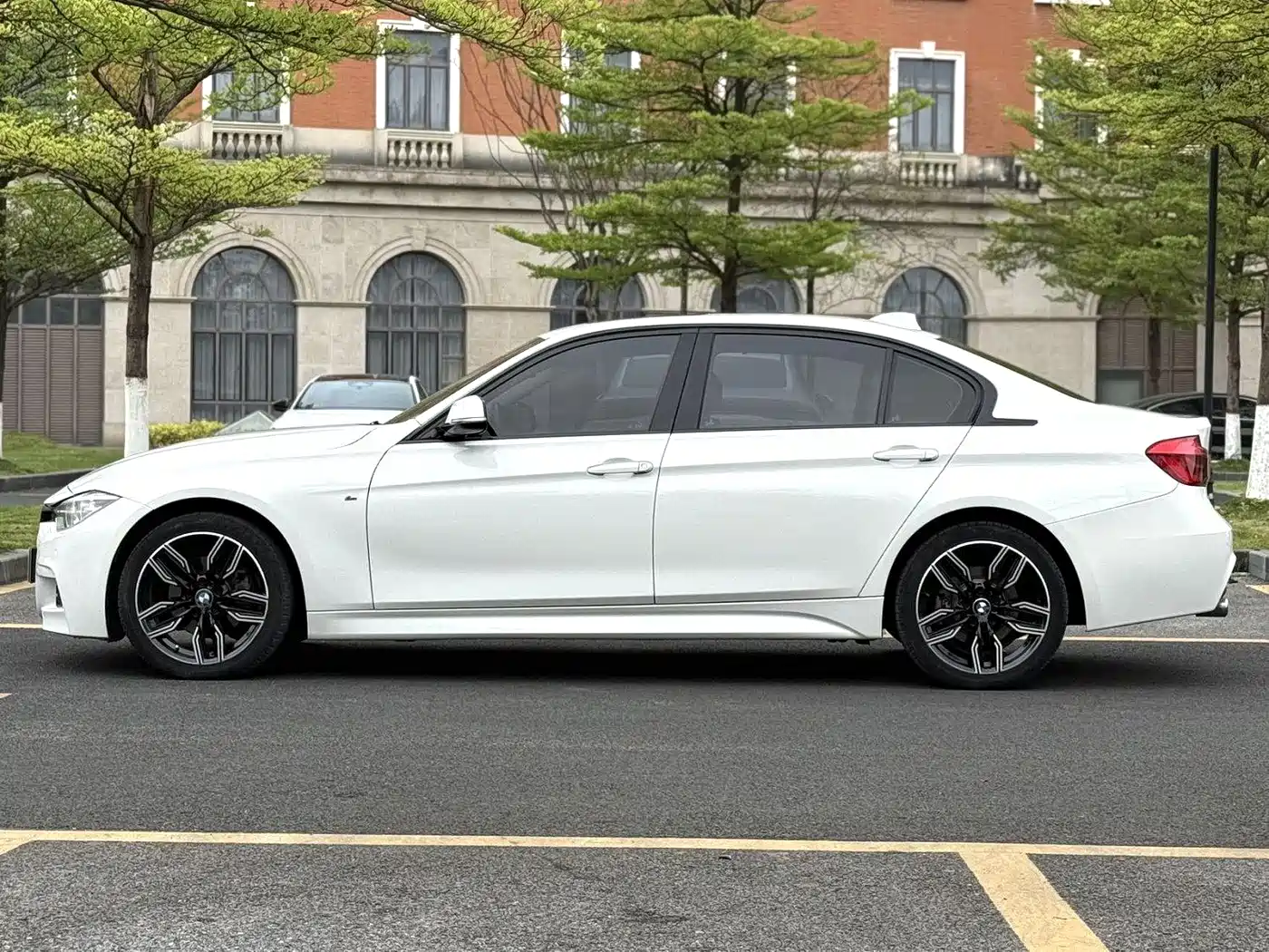 BMW 3 Series 2017 320Li M Sport фото 3