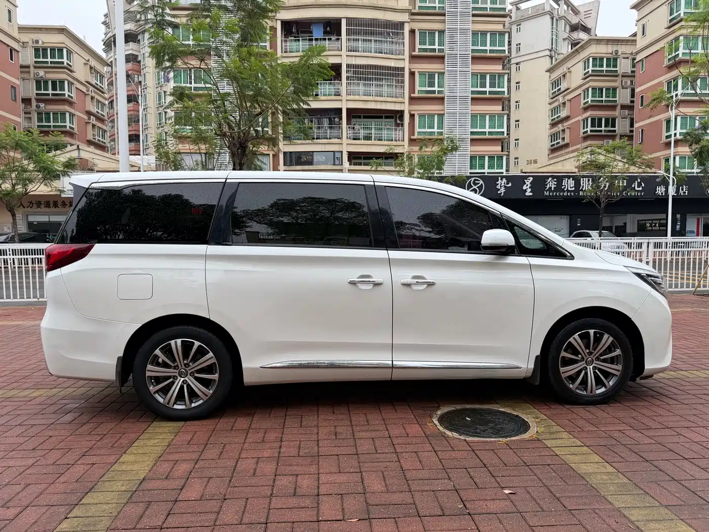 GAC Trumpchi Trumpchi M8 2018 320T Premium Edition фото 4