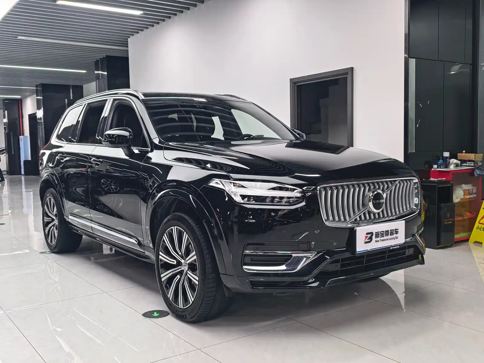 Фото 3 - Volvo XC90
