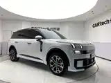 Photo 2 - Lynk & Co 900