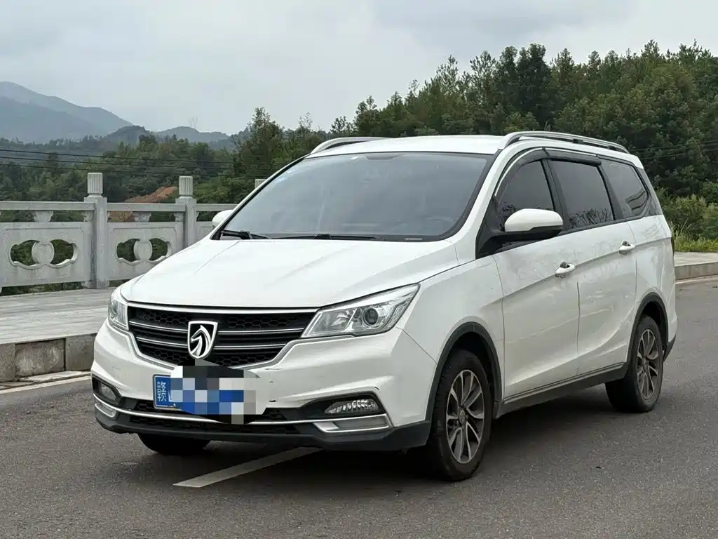 Baojun 730 2020 2019 1.5L Manual Fashion Version 7-Seater China V