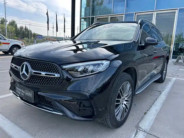 MERCEDES-BENZ GLC
