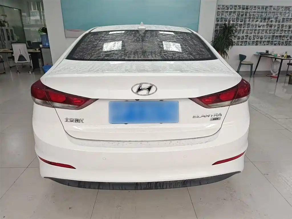 Hyundai Elantra 2018 1.6L Automatic 15th Anniversary Special Edition фото 6